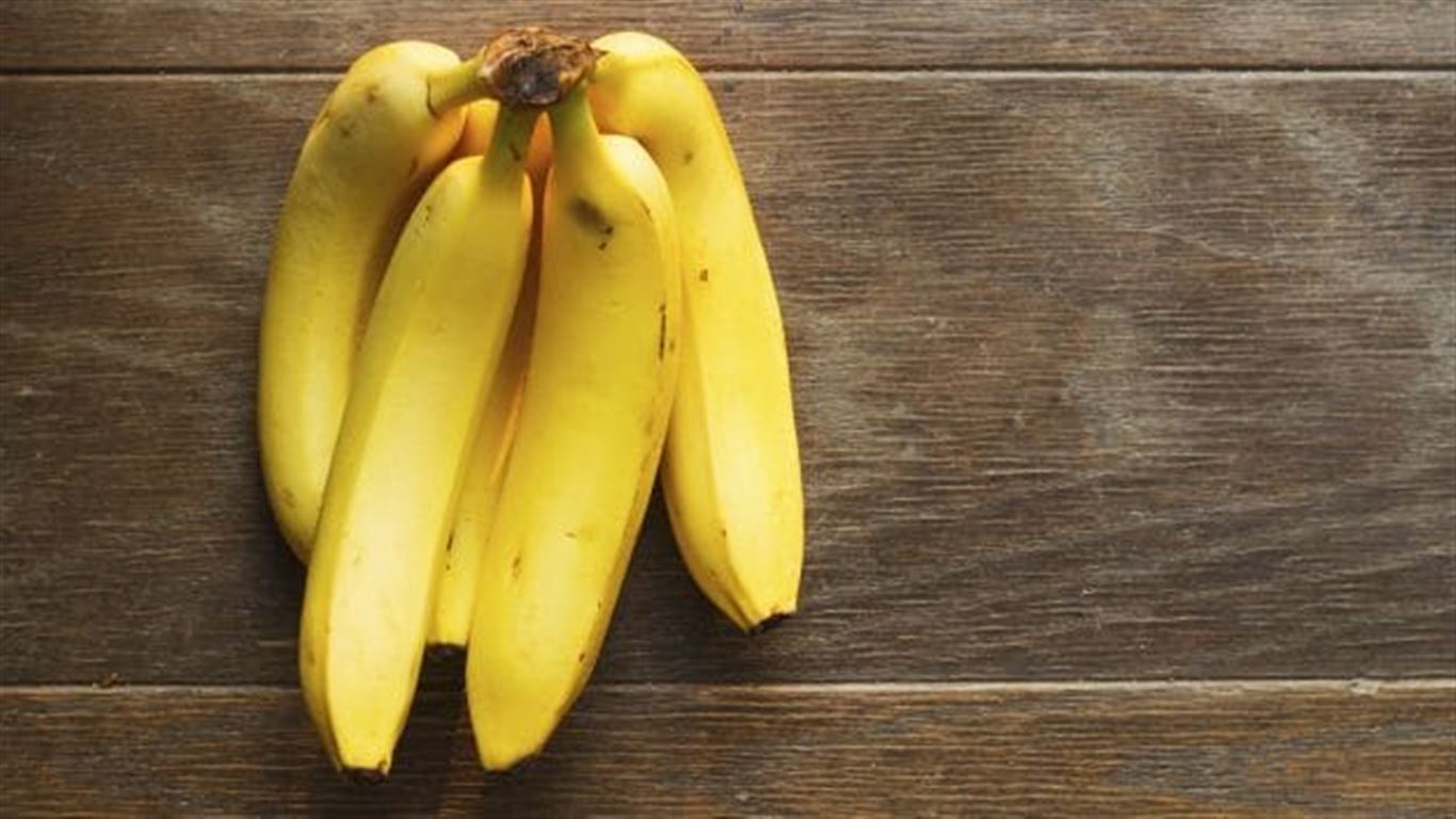 কলা হার্ট ভালো রাখে, রক্তচাপ নিয়ন্ত্রণ করে, কোষ্ঠকাঠিন্য ও আলসারের মতো রোগের হাত থেকে রক্ষা করে।